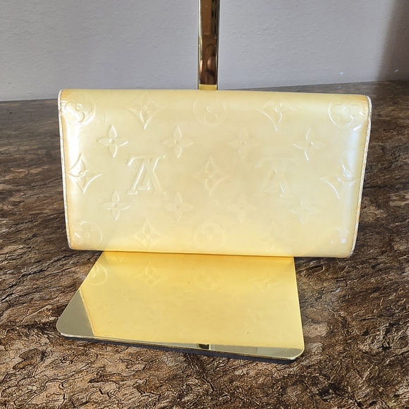 Louis Vuitton Vernis Sarah Wallet Cream Monogram Patent Leather Long Wallet - Picture 5 of 14